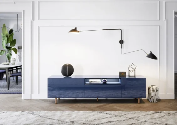 Novamobili Box 18: blaues Sideboard mit offenem Mittelfach in einem hellen Wohnraum