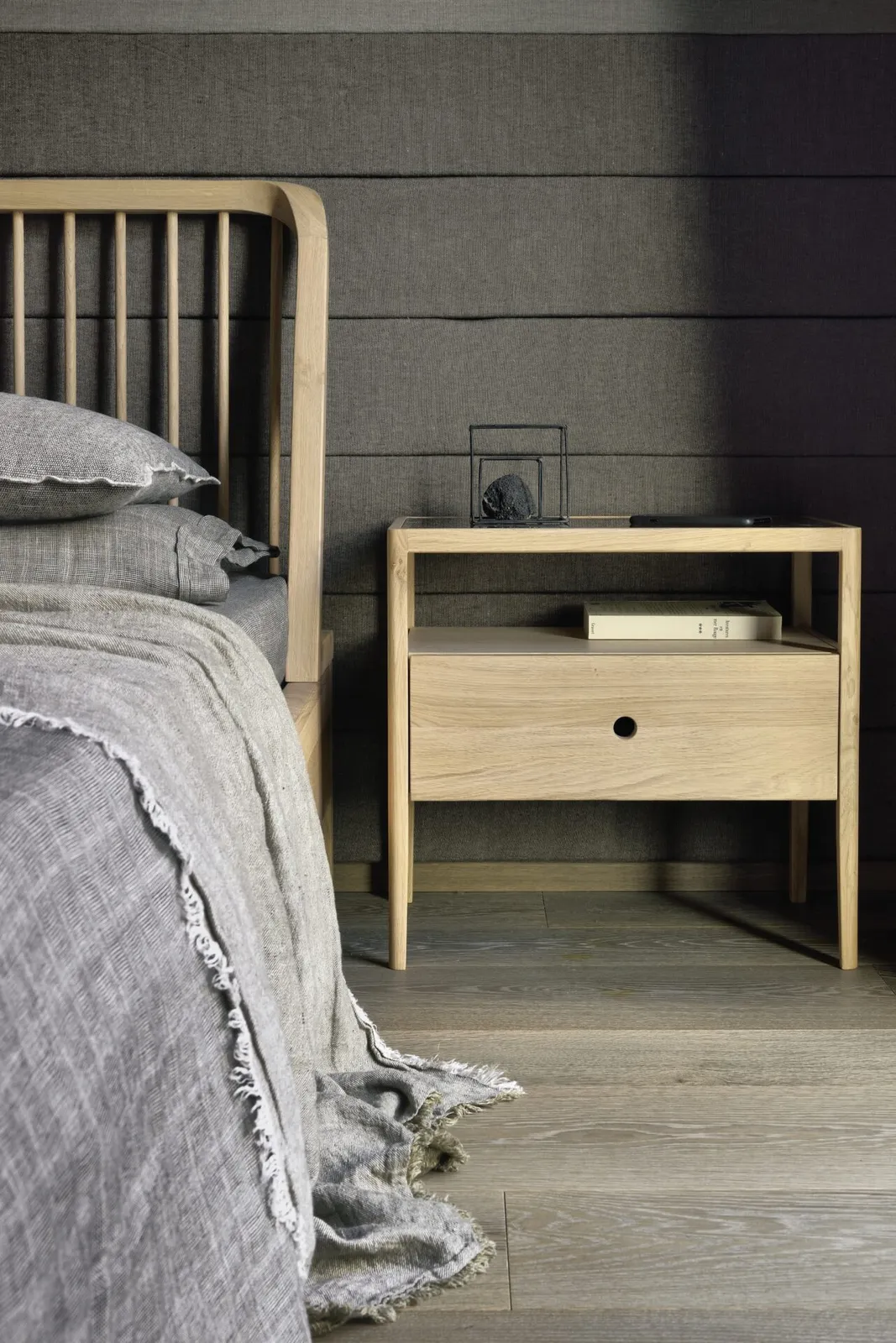 Ethnicraft - Bett Spindle – Bild 7