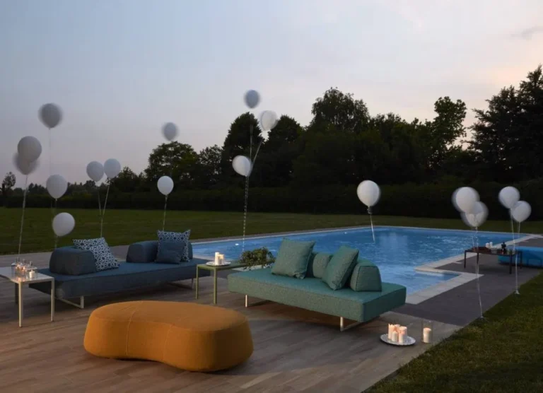 Wow Italy - Sofa Flying Stage