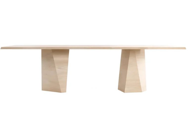 More - Tisch Varan