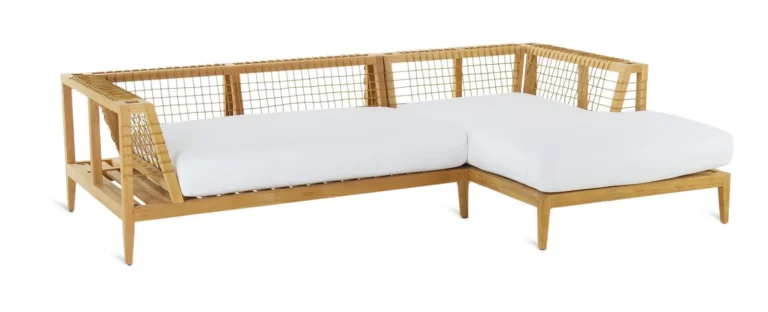Unopiù Synthesis Ecklounge aus Teak mit weißen Polstern und offenem WaProLace-Geflecht