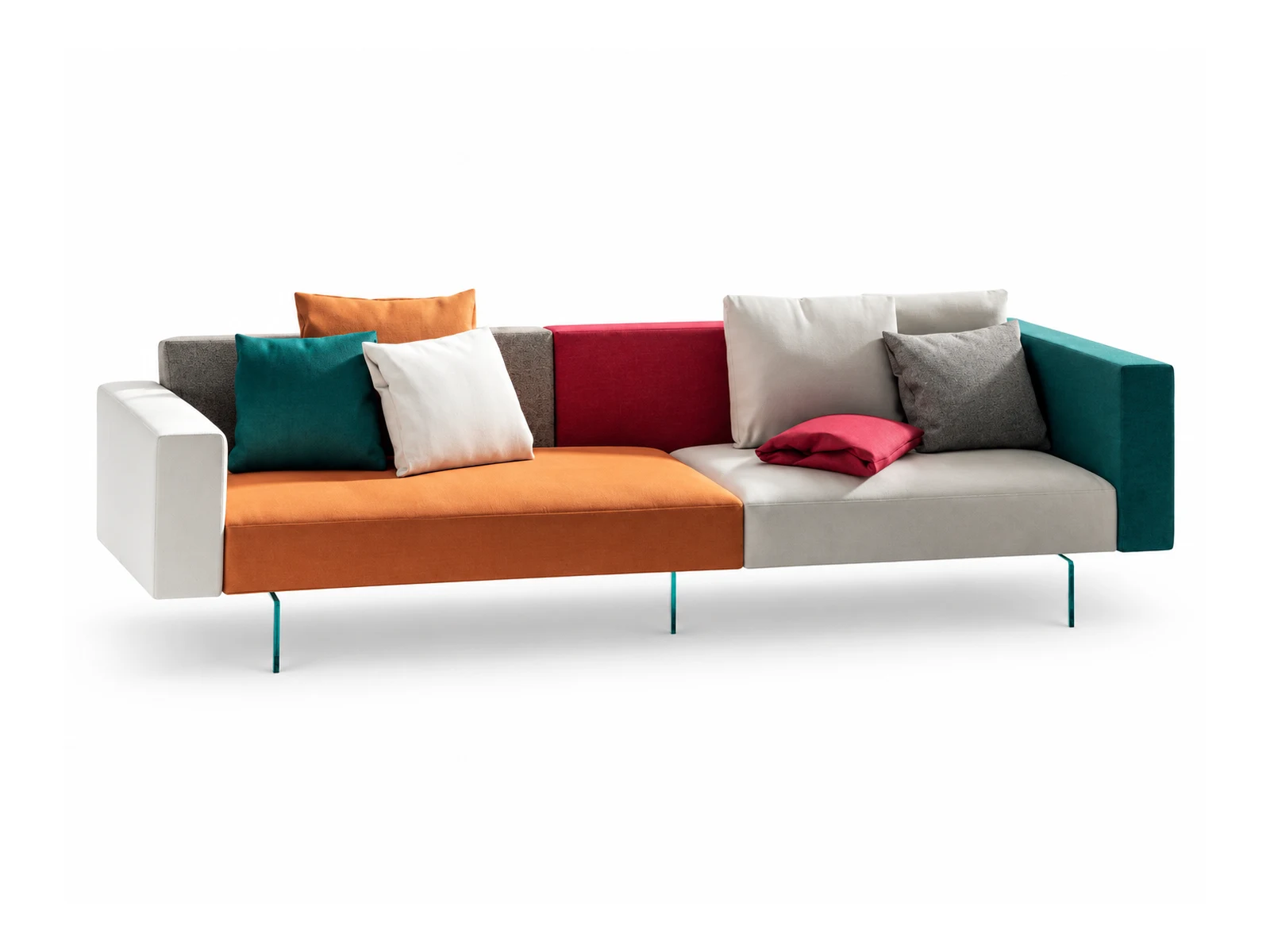 Freigestellte Darstellung: Sofas & Sessel auf weißem Hintergrund