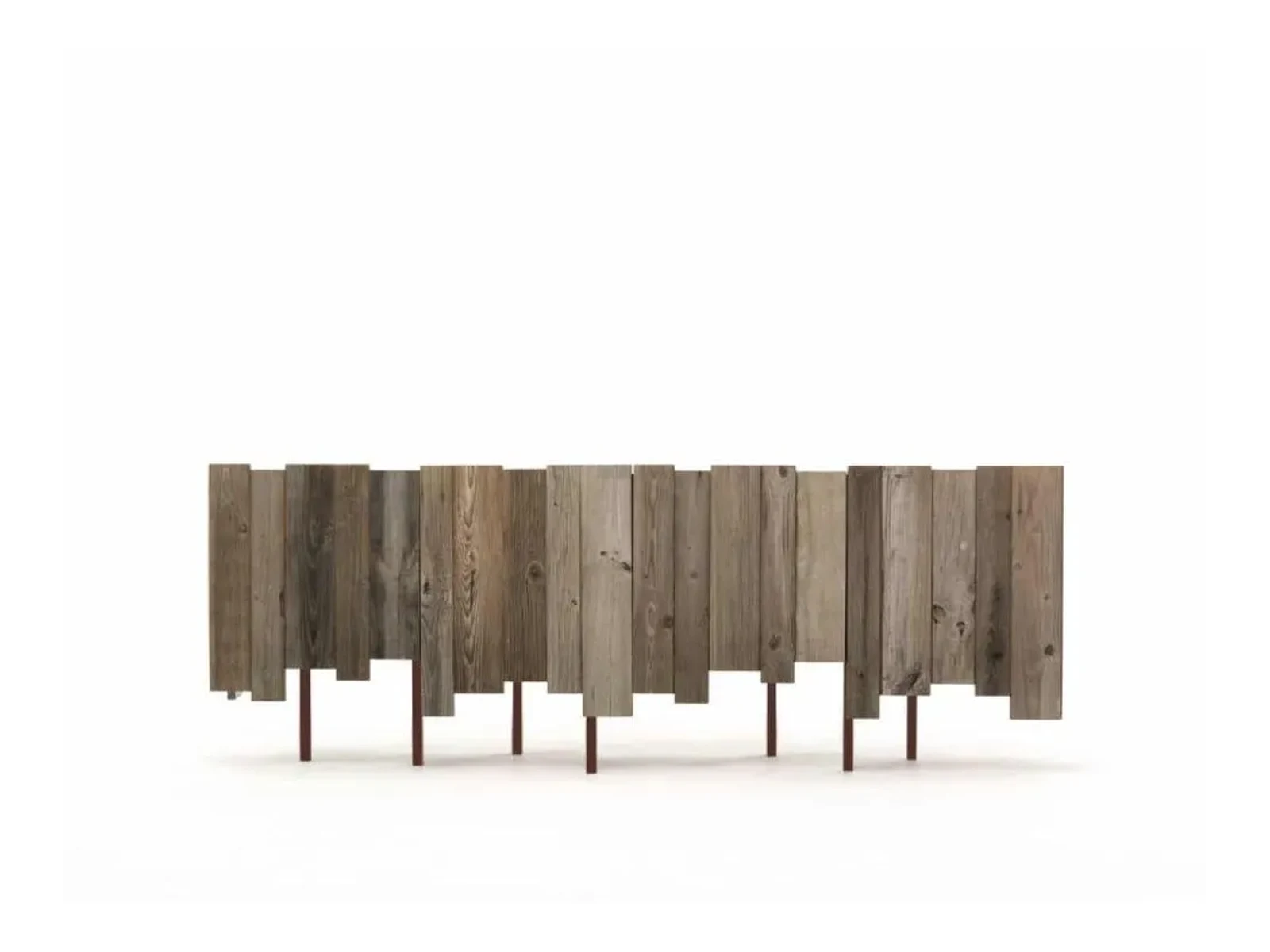 Freigestellte Darstellung: Sideboards & Kommoden auf weißem Hintergrund