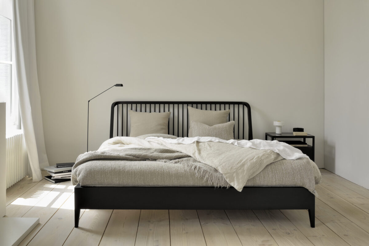 Ethnicraft - Bett Spindle