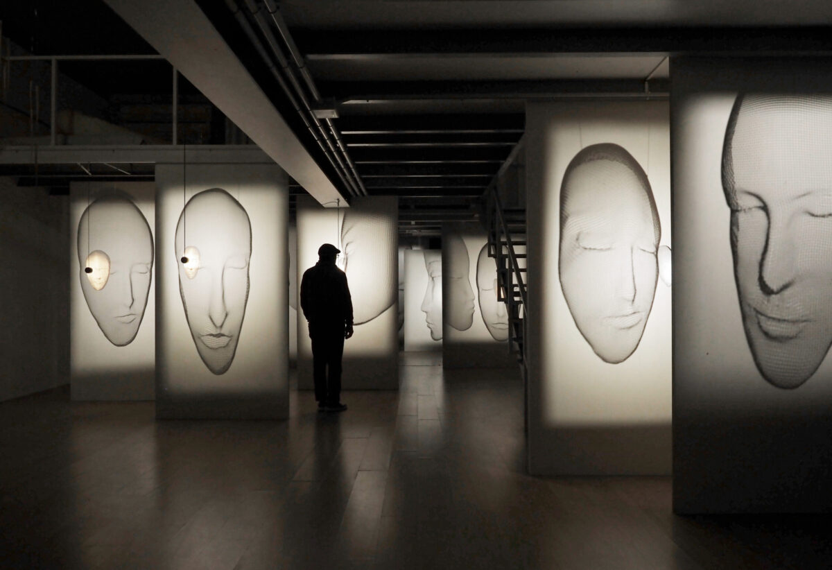 Arturo Alvarez - Leuchtenserie Human Chandelier – Bild 3